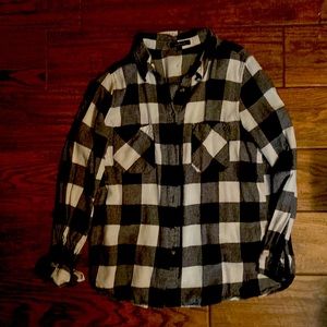 Black and White Flannel Great Condition